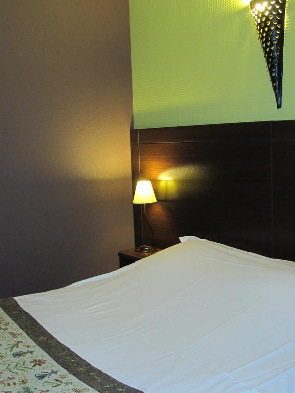 Hotel Logis Deshors-Foujanet Chamboulive Exterior foto