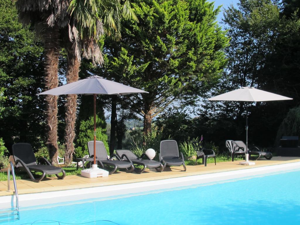 Hotel Logis Deshors-Foujanet Chamboulive Exterior foto
