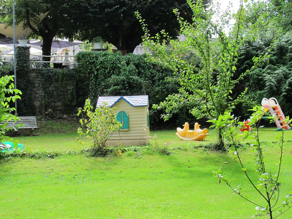 Hotel Logis Deshors-Foujanet Chamboulive Exterior foto