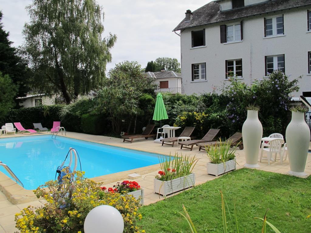 Hotel Logis Deshors-Foujanet Chamboulive Exterior foto