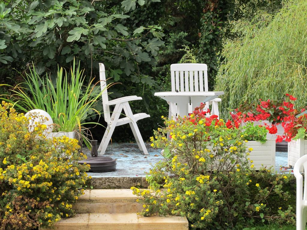 Hotel Logis Deshors-Foujanet Chamboulive Exterior foto